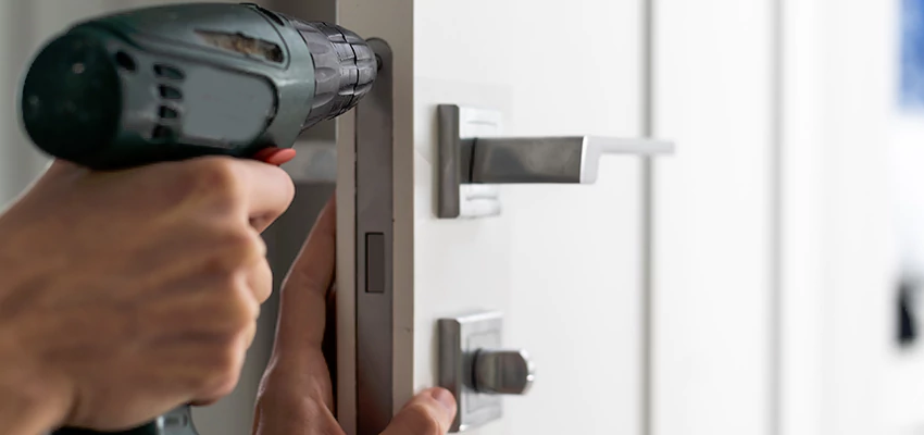 Locksmith For Lock Replacement Near Me in Mendota, CA
